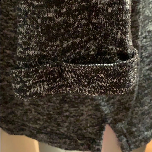 SALE!! Jennifer sweater size medium.    2 - Picture 4 of 4